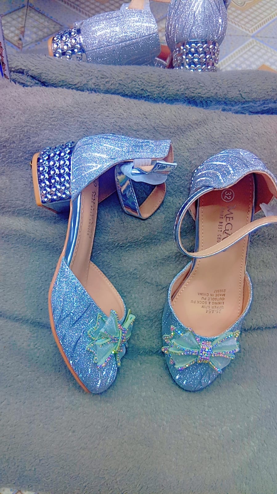 Latest 🔥 🔥 🔥 🔥High Quality  kids  Cute Heels  Shoes