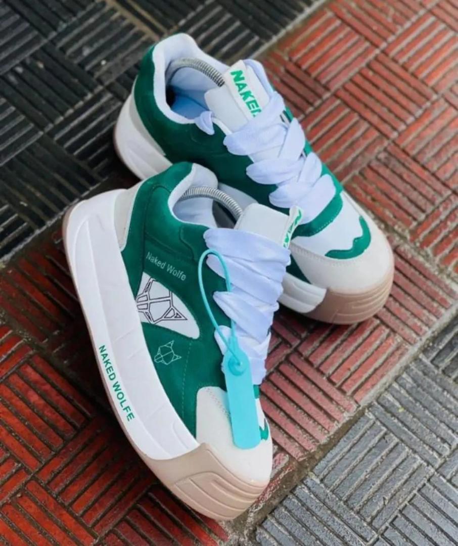⚡NAKED WOLF 🐺LATEST/ORIGINAL/🔥🔥 High quality naked WOLF ⚡L breatherble sneakers Multicoloured fashioned UNISEX ladies mens and kids fashioned classic sneakersshoes🔥all colours available very 🔥🔥