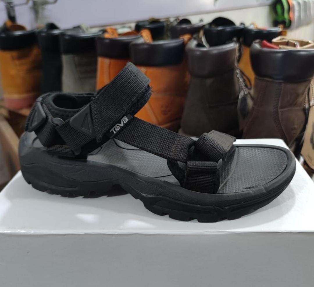 TEVA high quality original leather Open shoes for men women ❤️‍🔥 tested and qualified for all weather wearing season 🔥🔥