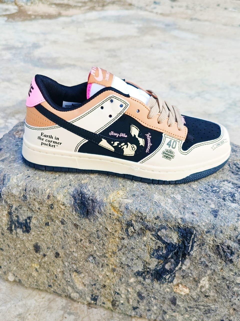 DECEMBER OFFER (CHRISTMAS), ⚡High quality fashioned sneakers UNISEX breathable sneakers 🔥❤️‍🔥 very cute looking 🥰