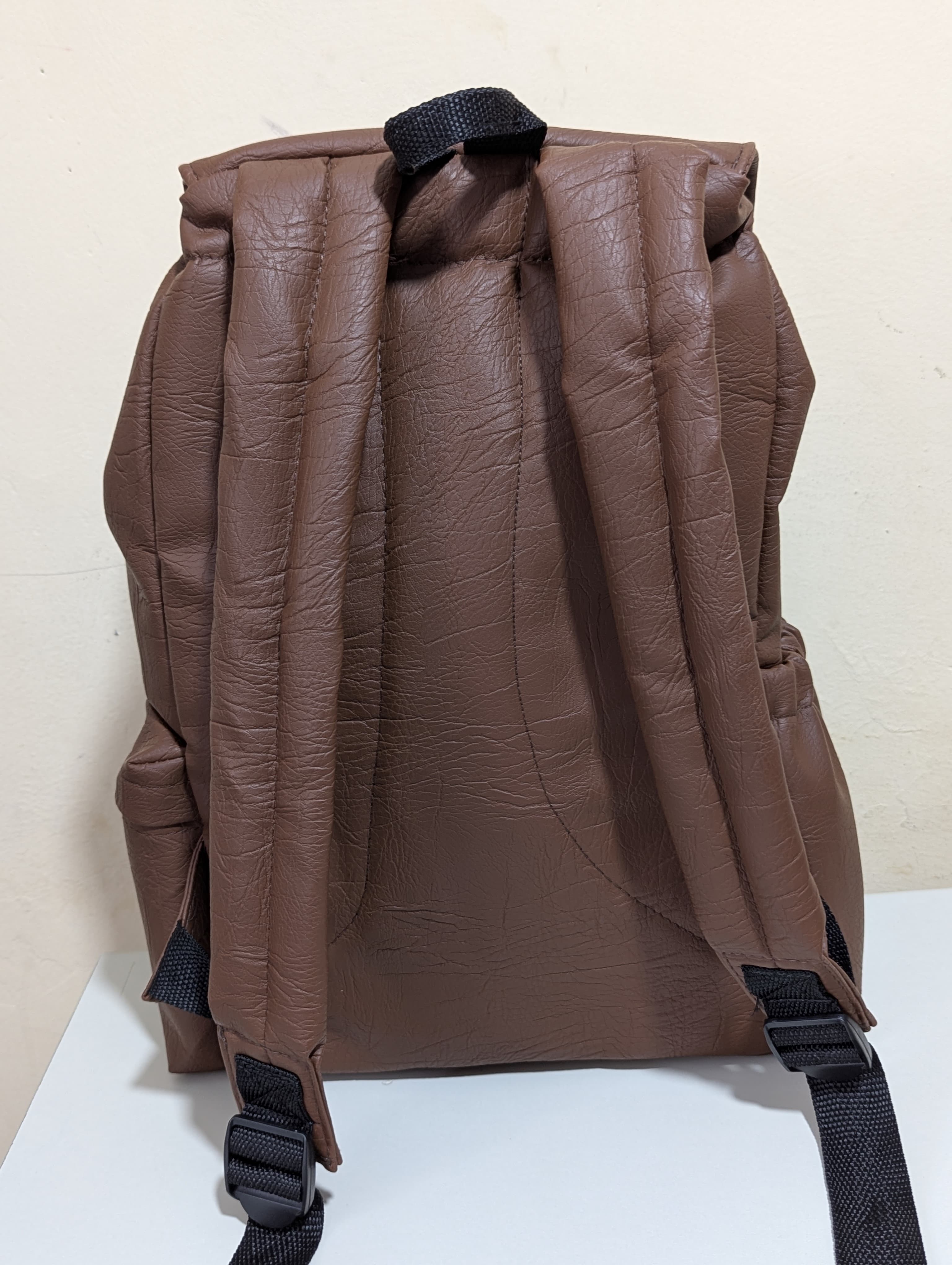 ⚡ MONKEY BACKPACK ⚡NEW ARRIVAL  High quality  classic UNISEX back pack 😍🌞backpack with a laptop compartment and side water bottle, very cute and classic, all colours eg, black , green,red, brown,etc