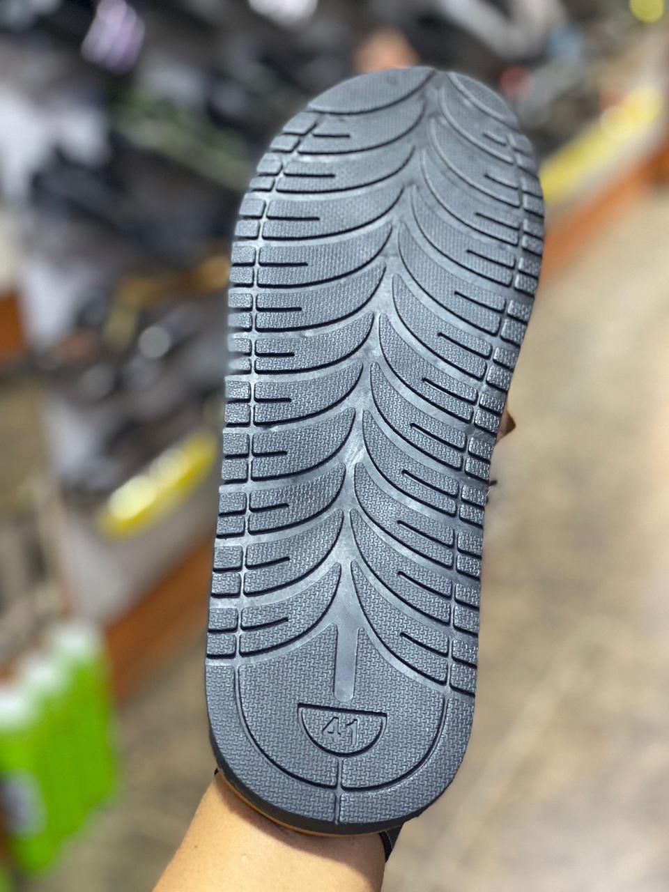 ⚡NEWEST SLIDES IN TOWN 💥 HIGH Quality Original latest new arrival ⚡slides opens shoes,. Mens flats poen shoes💥slides mens LV slipers💥mens fashioned classic slipers unisex💥very cute looking⚡