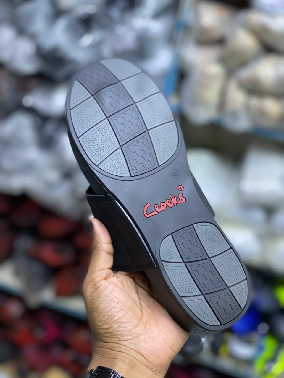⚡ORIGINAL/LATEST/RUBBER SOLE /SLIDES IN TOWN 💥 HIGH Quality new arrival ⚡slides opens shoes,. Mens flats poen shoes💥slides mens slipers💥mens fashioned classic slipers unisex💥very cute looking⚡