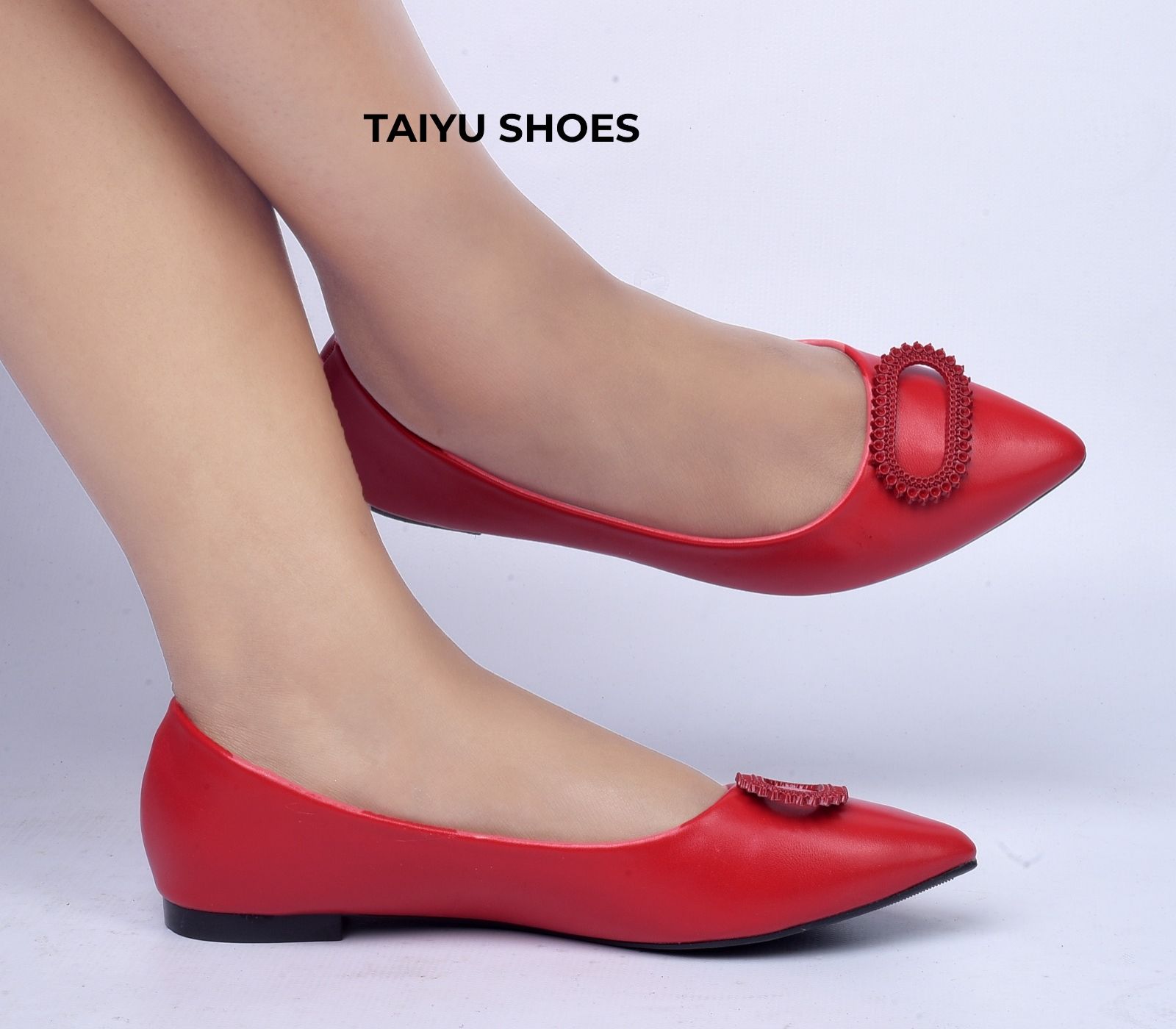 FLATS⚡TAIYU NEW ARRIVAL❤‍🔥HIGH quality women flats clearance sale offer ladies and women classic flats❤‍🔥fashioned women / ladies FLATS with a baterfliy frower✨all coloursavailble and very bossy⭐