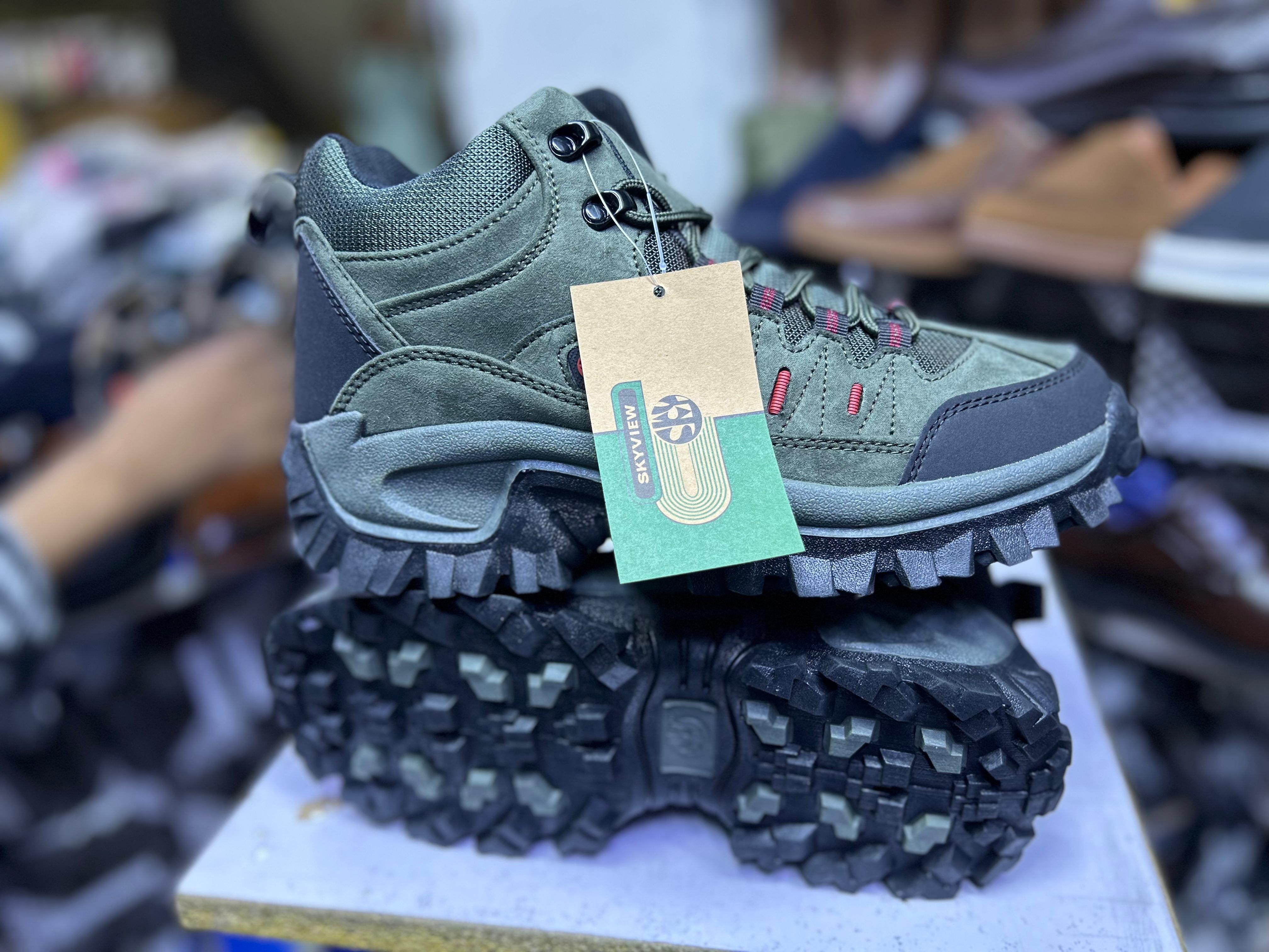 ⚡HIGH QUALITY SKYVIEW ❤‍🔥MEN'S indusrial and safety boot .best quality men shoes/women for companies mechanics very hard to break down long durability cares for your lengs and also waterproof 🔥💯