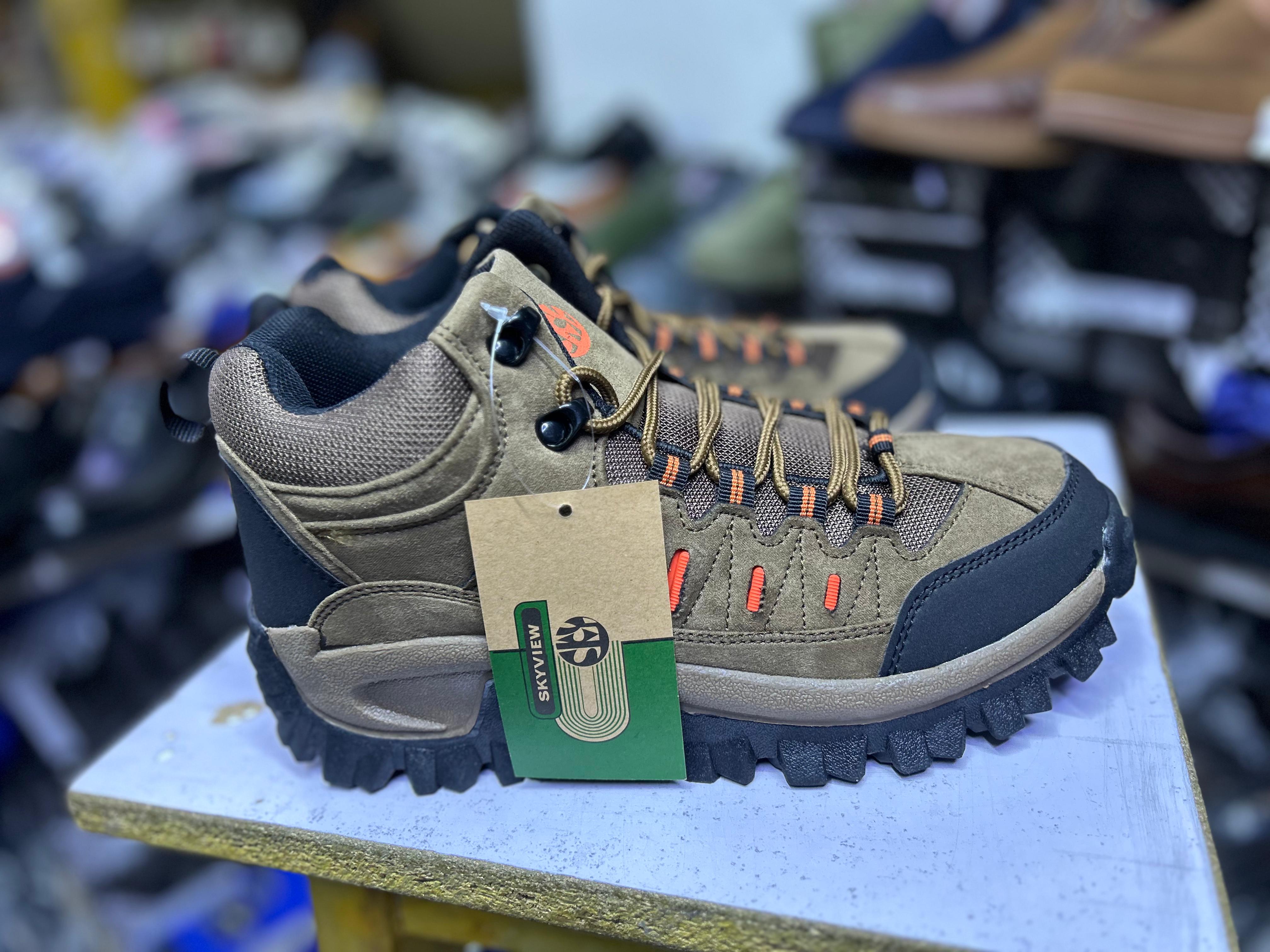 ⚡HIGH QUALITY SKYVIEW ❤‍🔥MEN'S indusrial and safety boot .best quality men shoes/women for companies mechanics very hard to break down long durability cares for your lengs and also waterproof 🔥💯