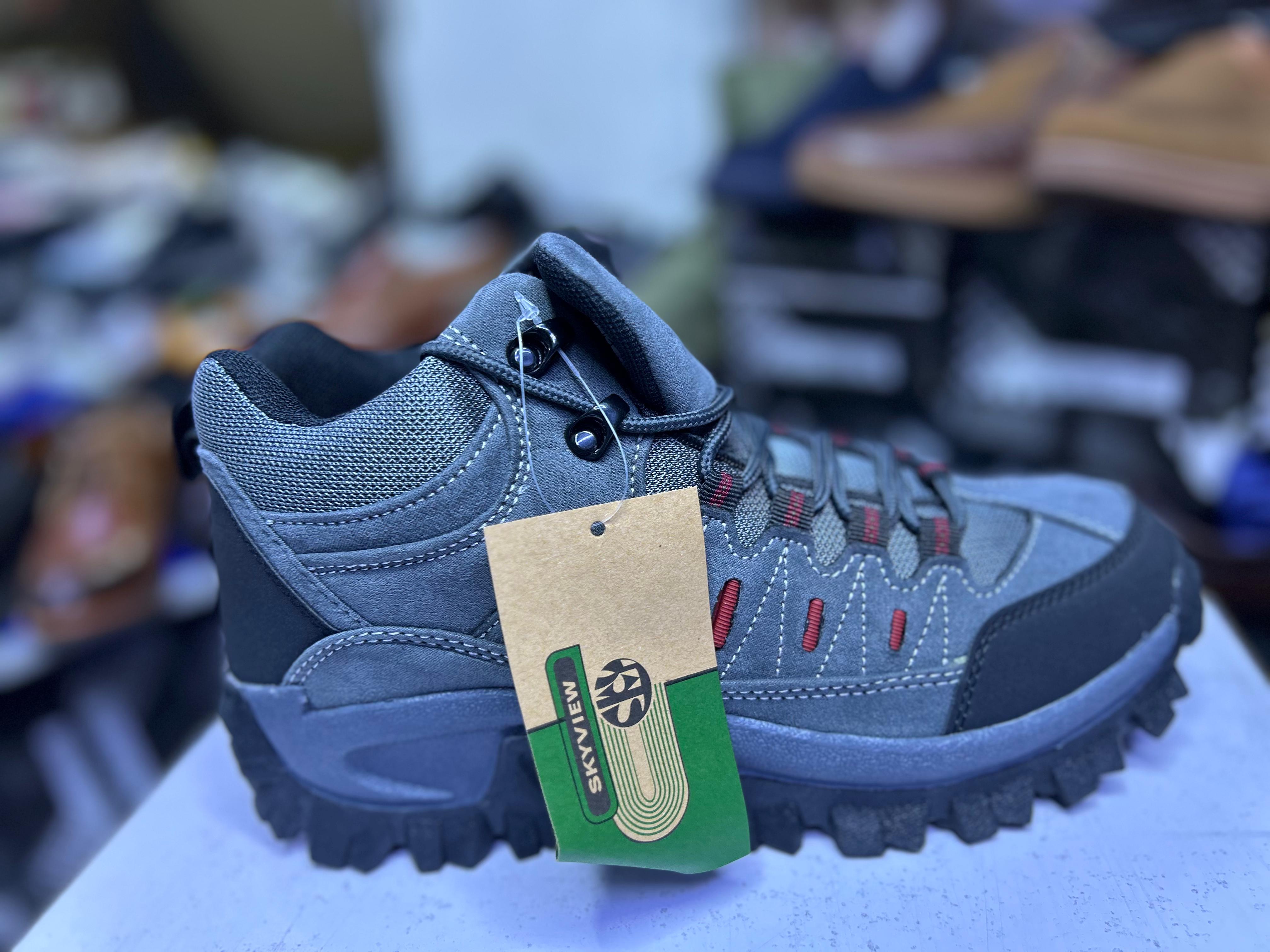 ⚡HIGH QUALITY SKYVIEW ❤‍🔥MEN'S indusrial and safety boot .best quality men shoes/women for companies mechanics very hard to break down long durability cares for your lengs and also waterproof 🔥💯