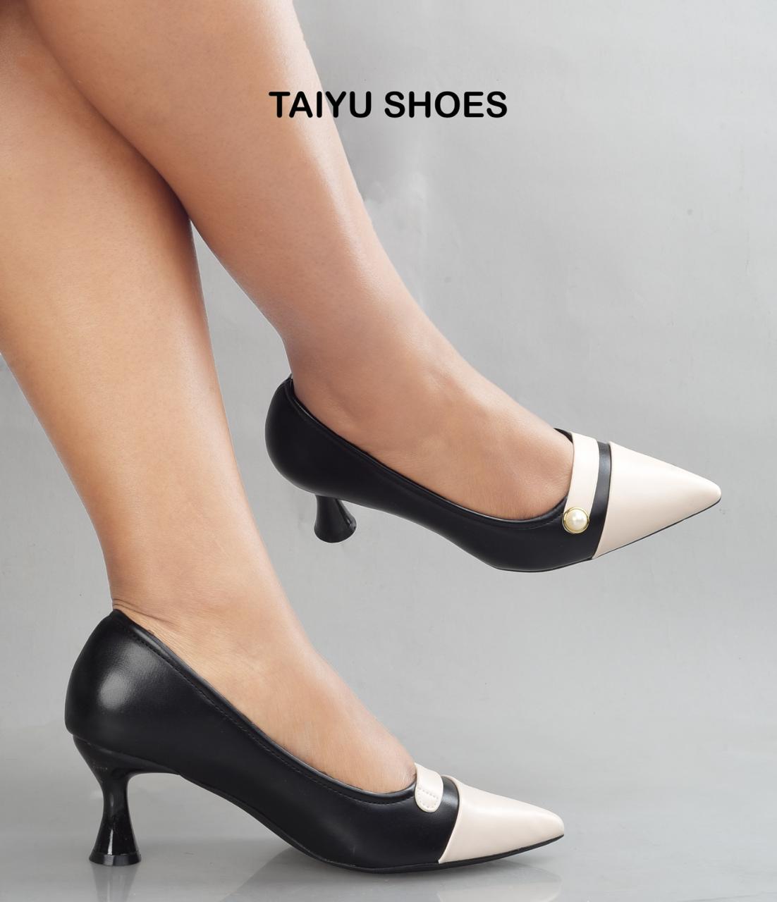 ⚡TAIYU ORIGINAL❤‍🔥HIGH QUALITY classic Taiyu women heels .low heel taiyu shoe very cute exactry as in picture.The best women/ladies heels in town .clearance black friday offer pick yours matching ❤‍❤