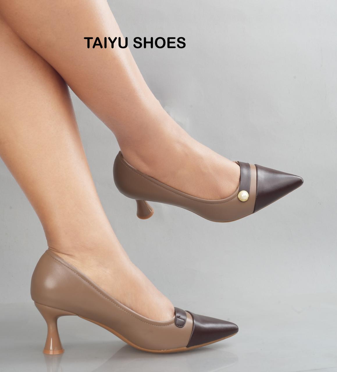 ⚡TAIYU ORIGINAL❤‍🔥HIGH QUALITY classic Taiyu women heels .low heel taiyu shoe very cute exactry as in picture.The best women/ladies heels in town .clearance black friday offer pick yours matching ❤‍❤