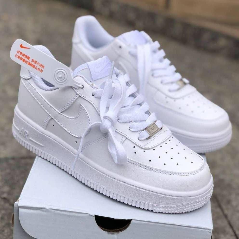 AIRFORCE WHITE/BLACK ❤️‍🔥HIGH Quality air force  MAZIWA  🔥SPECIAL OFFER in this orianated airforce white and black .the real leather shoe with limited edition❤️‍🔥very cute looking 😍❤️&EASY CLEAN