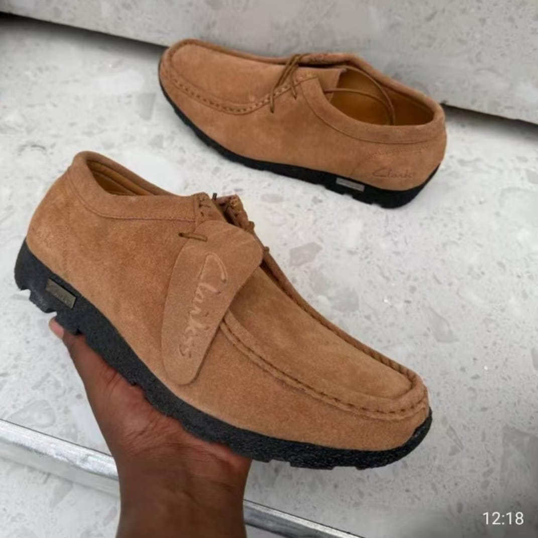 HIGH QUALITY⚡CLARK'S WALLABEES⚡ ORIGINA/LATEST/ NEW ARRIVAL SUEND CLARKS⚡ MEN'S official and non official all wearing men/classic fashioned breatherble suend wallabes 🔥samba sneakers❤️‍🔥VERY cute