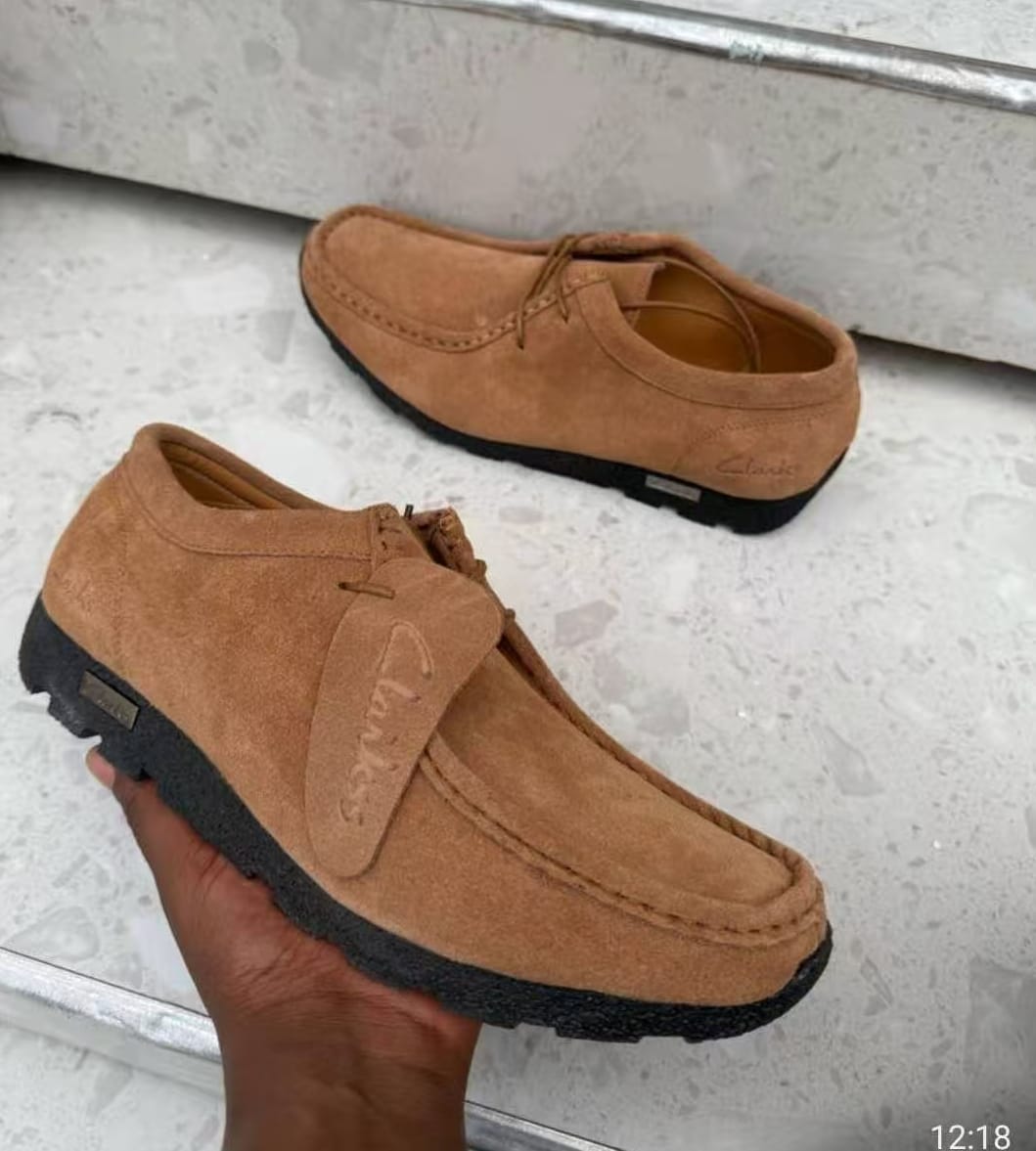 HIGH QUALITY⚡CLARK'S WALLABEES⚡ ORIGINA/LATEST/ NEW ARRIVAL SUEND CLARKS⚡ MEN'S official and non official all wearing men/classic fashioned breatherble suend wallabes 🔥samba sneakers❤️‍🔥VERY cute