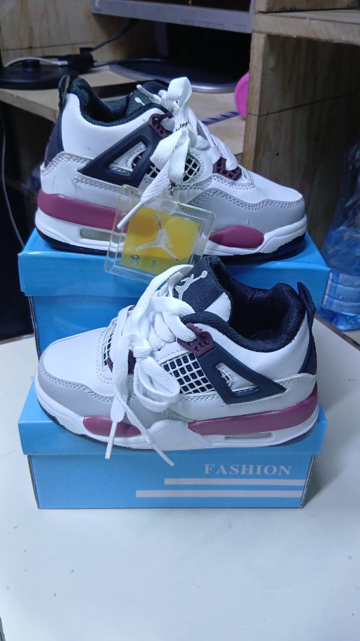 ⚡NEW ARRIVAL JORDAN 4💯LATEST J 4 SNEAKERS🥰🥰 KIDS/BABIES SNEAKERS⚡ available for unisex babies 🔥new classic and fashioned kid's sneakers shoes all colors and sizes available step up in this new j4