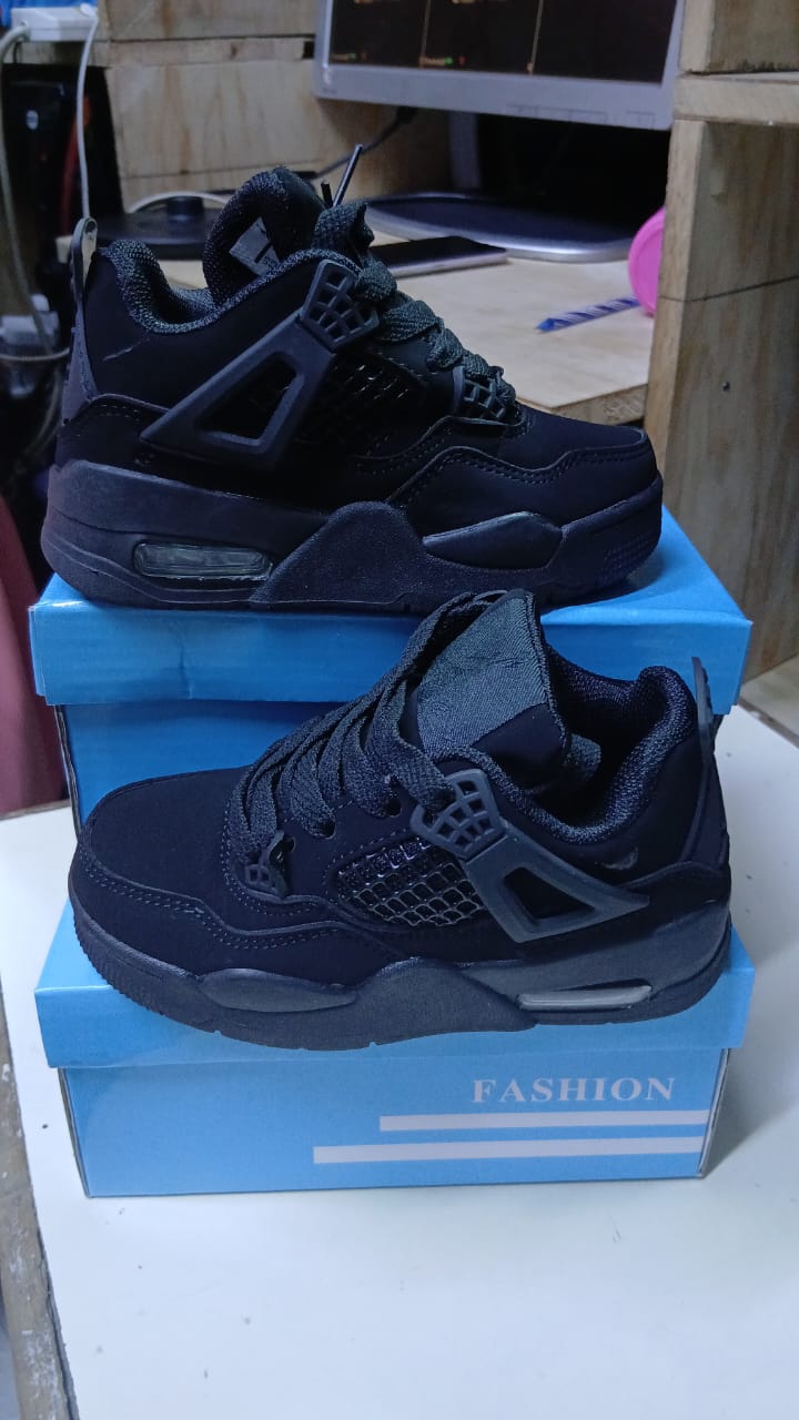 ⚡NEW ARRIVAL JORDAN 4💯LATEST J 4 SNEAKERS🥰🥰 KIDS/BABIES SNEAKERS⚡ available for unisex babies 🔥new classic and fashioned kid's sneakers shoes all colors and sizes available step up in this new j4