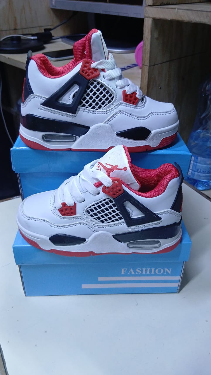 ⚡NEW ARRIVAL JORDAN 4💯LATEST J 4 SNEAKERS🥰🥰 KIDS/BABIES SNEAKERS⚡ available for unisex babies 🔥new classic and fashioned kid's sneakers shoes all colors and sizes available step up in this new j4
