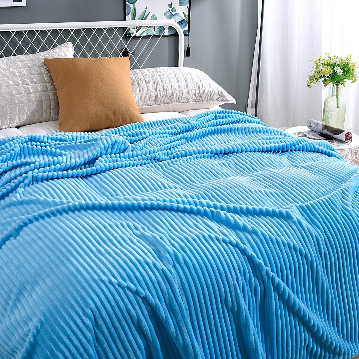 High Quality Velvet Fleece Throw Blanket for Couch –  Soft and Warm Decorative Fuzzy Blanket – Cozy, Fluffy, Plush Lightweight Throw Blankets for Bed, Sofa, Size 6*6