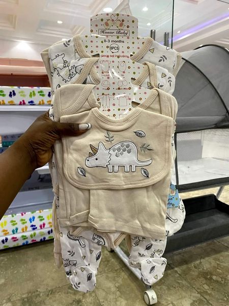 8-Piece Fleece Baby Receiving Set | Warm & Soft Newborn Gift Set for Boys, Girls & Unisex | Cozy Essentials for Home & Hospital