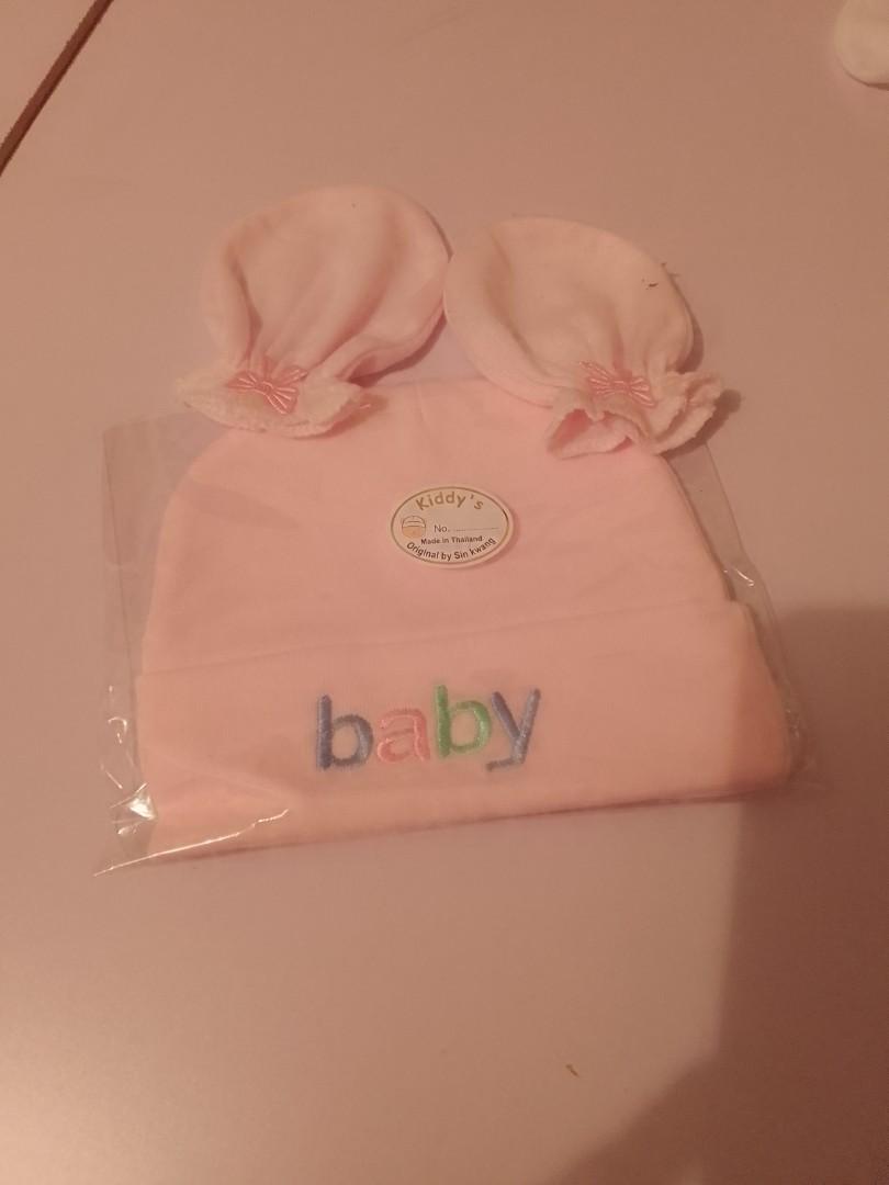 Baby cap and mitten set