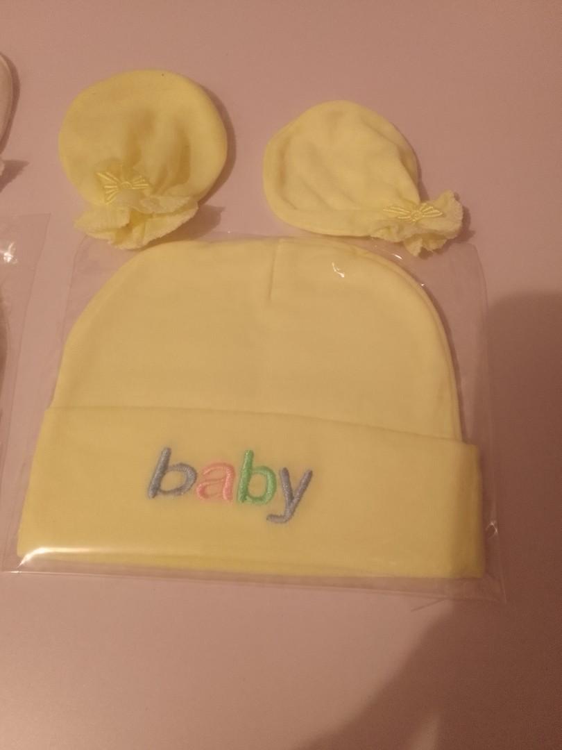 Baby cap and mitten set
