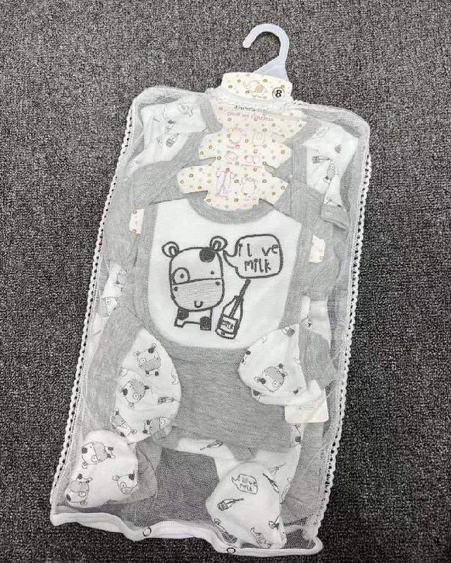 8-Piece Cotton Receiving Set – Soft Newborn Clothes & Accessories for Everyday Comfort and Gentle Care