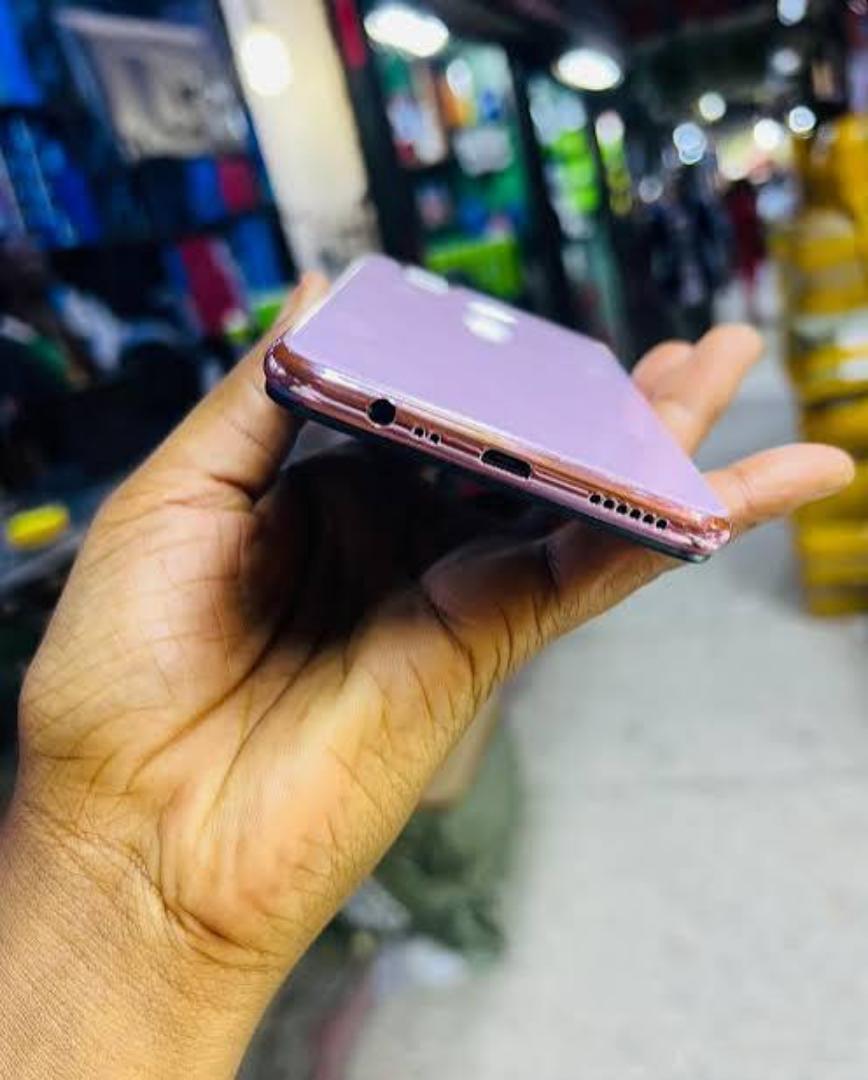 OPPO A3s Dual SIM Smartphone 6.2" HD+ Display 4230mAh Battery 13MP + 2MP Dual Rear Camera 8MP Front Camera Fingerprint Face Unlock Expandable Storage Stylish Design
