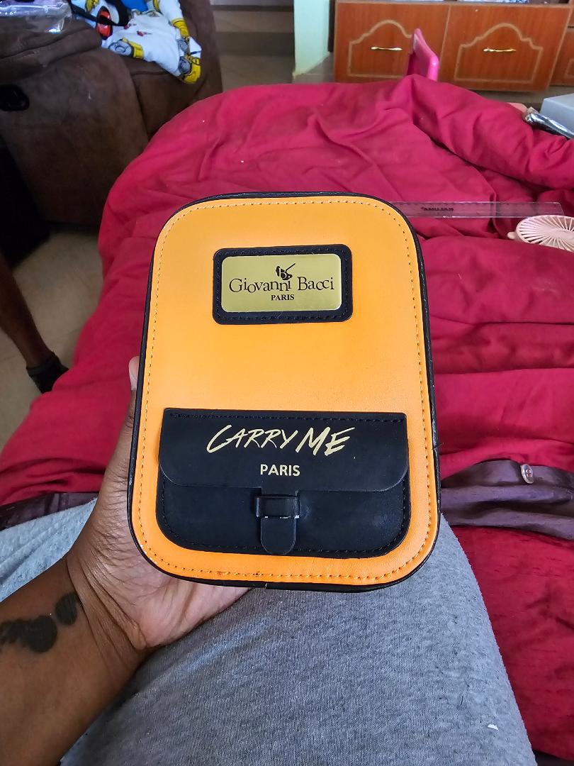 Carry me Paris perfume