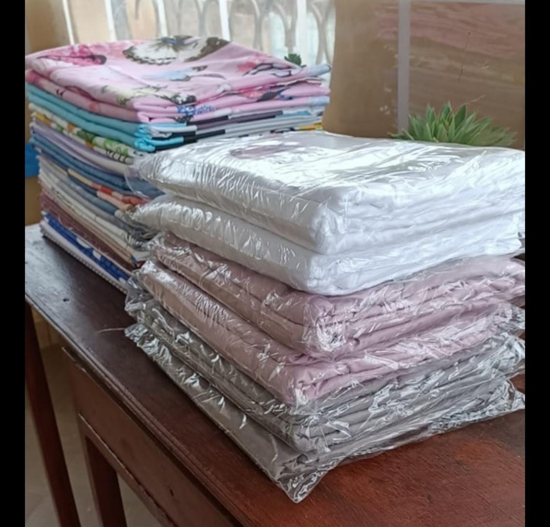 4by6 duvet cover with a set of bedsheets