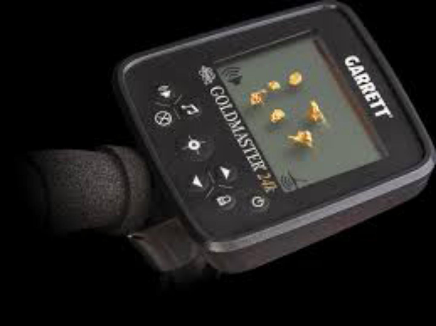 Garrett Goldmaster 24K gold detector with pinpoint technology to help you locate the exact position of a gold nugget.