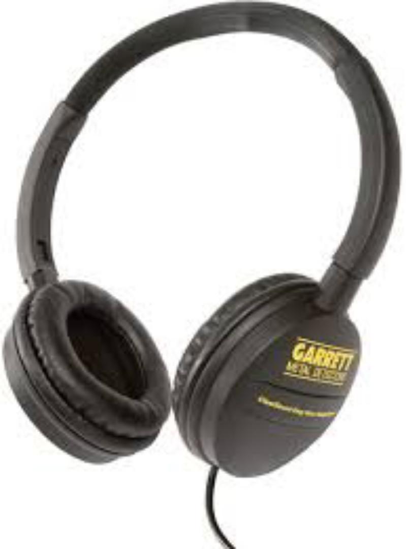 Garrett Goldmaster 24K gold detector with pinpoint technology to help you locate the exact position of a gold nugget.