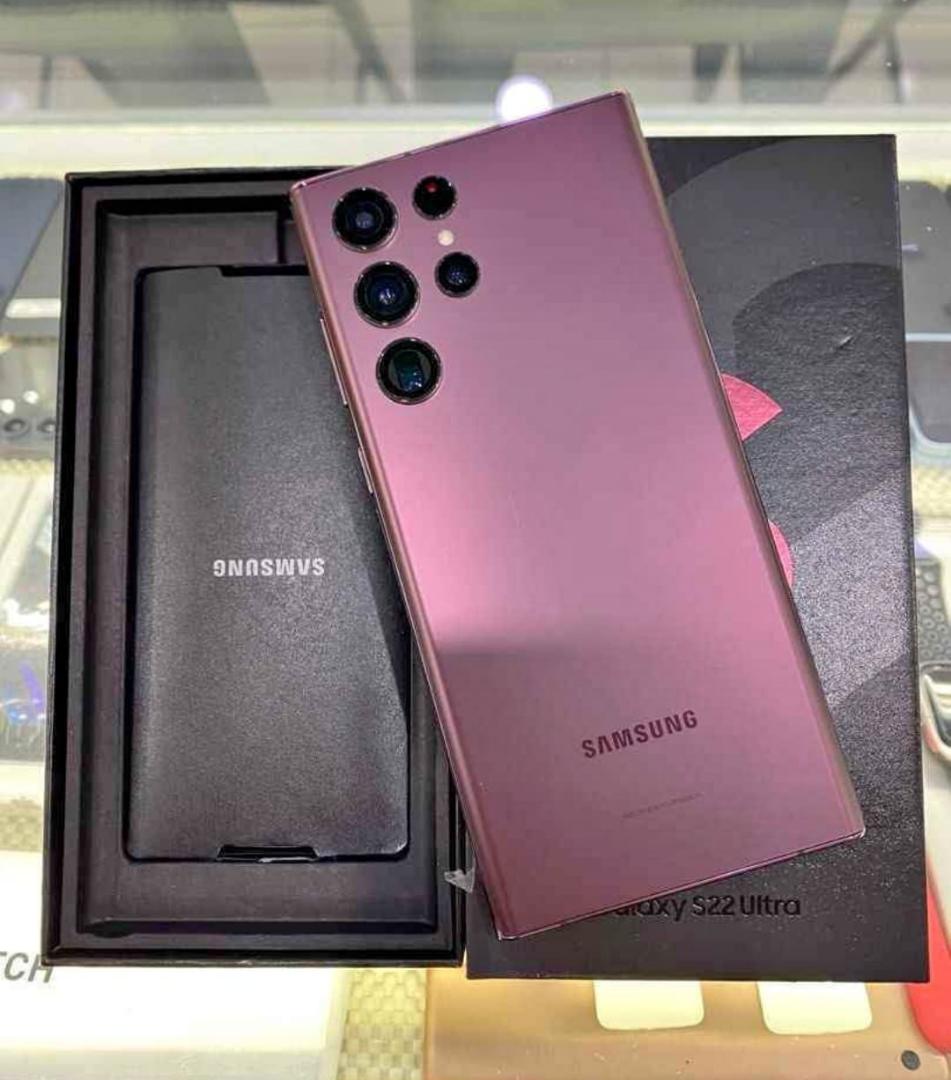 Refurbished Samsung Galaxy S22 Ultra 512GB - 6.8'' Dynamic AMOLED Display, Dual SIM, 108MP Camera, 5000mAh Battery, 5G Smartphone -Burgandy/ Black