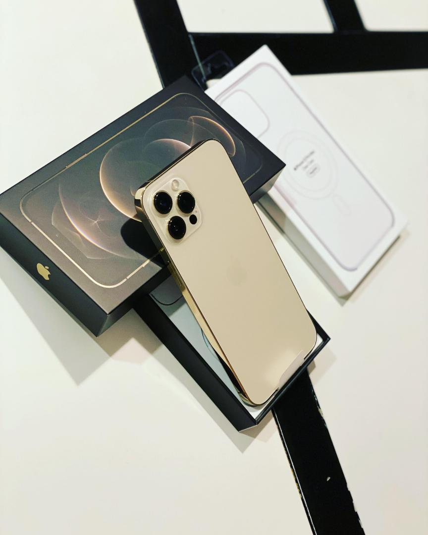 Preloved iPhone 12Pro Max Used like new, 6.7", 256GB + 6GB RAM Single SIM+ Hybrid E -sim 3687mAh, (🔋100%) FaceID Active✅️-Gold