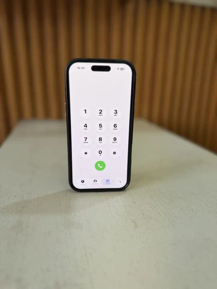 🔥 Hot Deal Alert 🔥
Preloved iPhone 17 Pro esim – 12GB + 256GB,📱 6.3" 120Hz LTPO Super Retina XDR OLED,⚡ A18 Pro chip,📸 48MP Pro Camera System,FaceID ✅️ ,🔋100%,🔋 All-day battery + fast charging