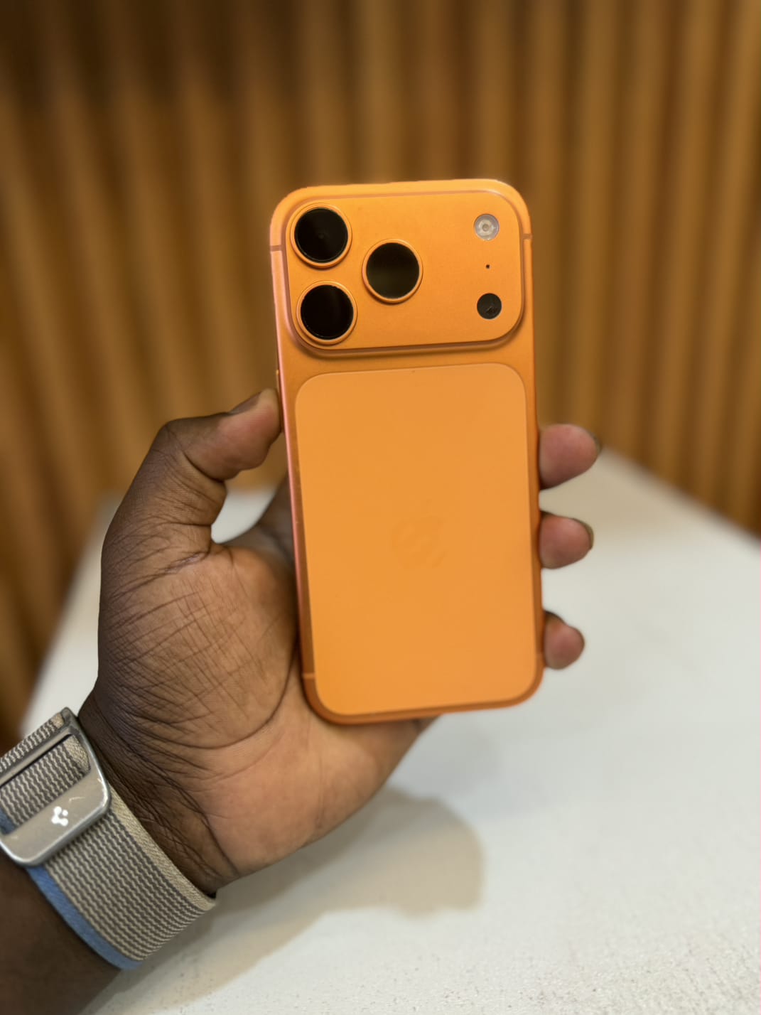🔥 Hot Deal Alert 🔥
Preloved iPhone 17 Pro esim – 12GB + 256GB,📱 6.3" 120Hz LTPO Super Retina XDR OLED,⚡ A18 Pro chip,📸 48MP Pro Camera System,FaceID ✅️ ,🔋100%,🔋 All-day battery + fast charging