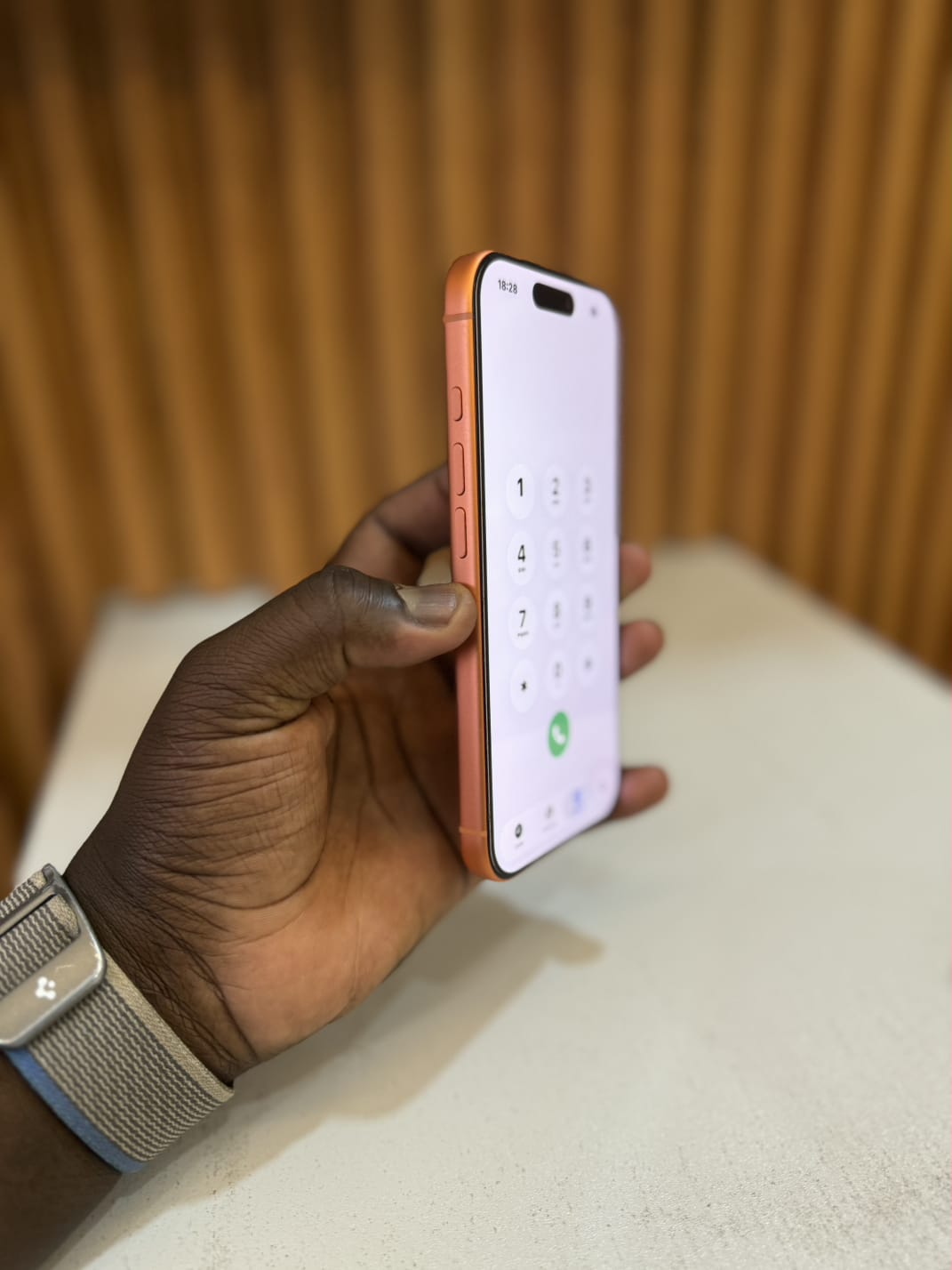 🔥 Hot Deal Alert 🔥
Preloved iPhone 17 Pro esim – 12GB + 256GB,📱 6.3" 120Hz LTPO Super Retina XDR OLED,⚡ A18 Pro chip,📸 48MP Pro Camera System,FaceID ✅️ ,🔋100%,🔋 All-day battery + fast charging