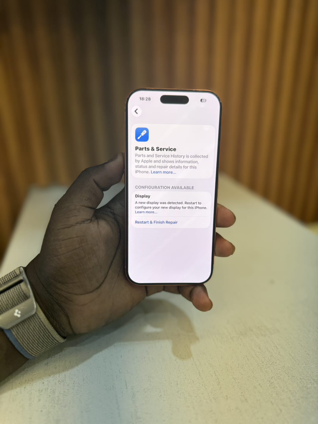 🔥 Hot Deal Alert 🔥
Preloved iPhone 17 Pro esim – 12GB + 256GB,📱 6.3" 120Hz LTPO Super Retina XDR OLED,⚡ A18 Pro chip,📸 48MP Pro Camera System,FaceID ✅️ ,🔋100%,🔋 All-day battery + fast charging