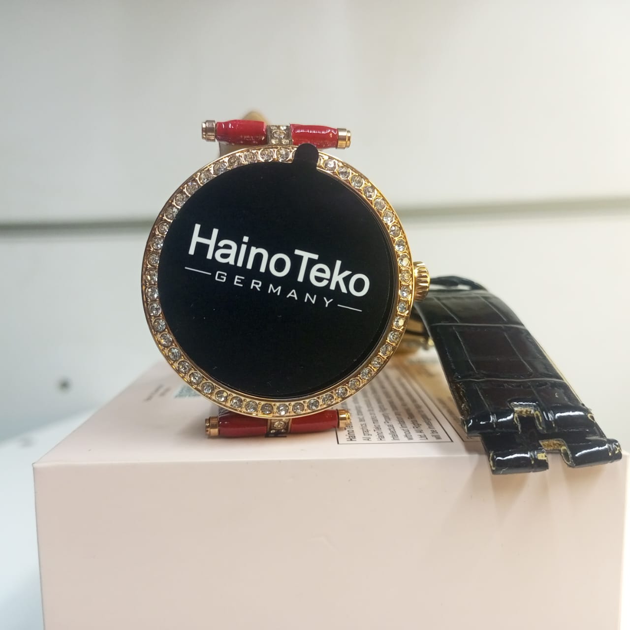 Haino Teko RW-21 AMOLED Display Smart Watch