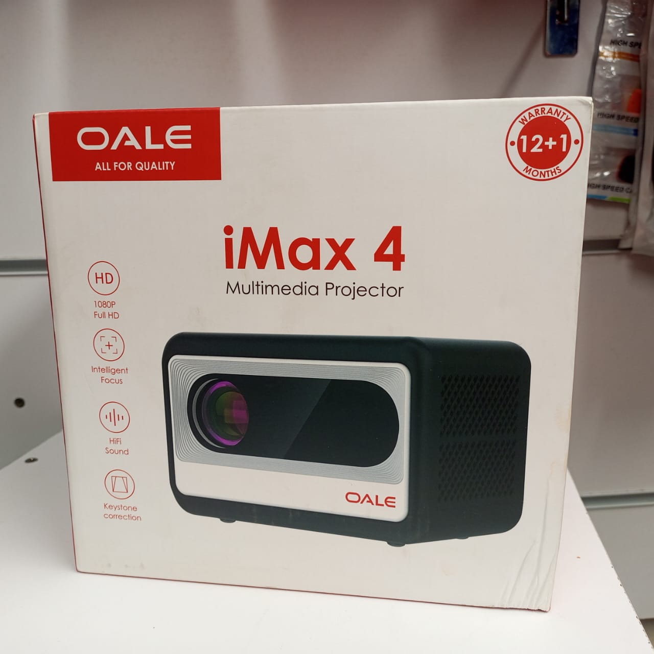 OALE iMax 4 projector