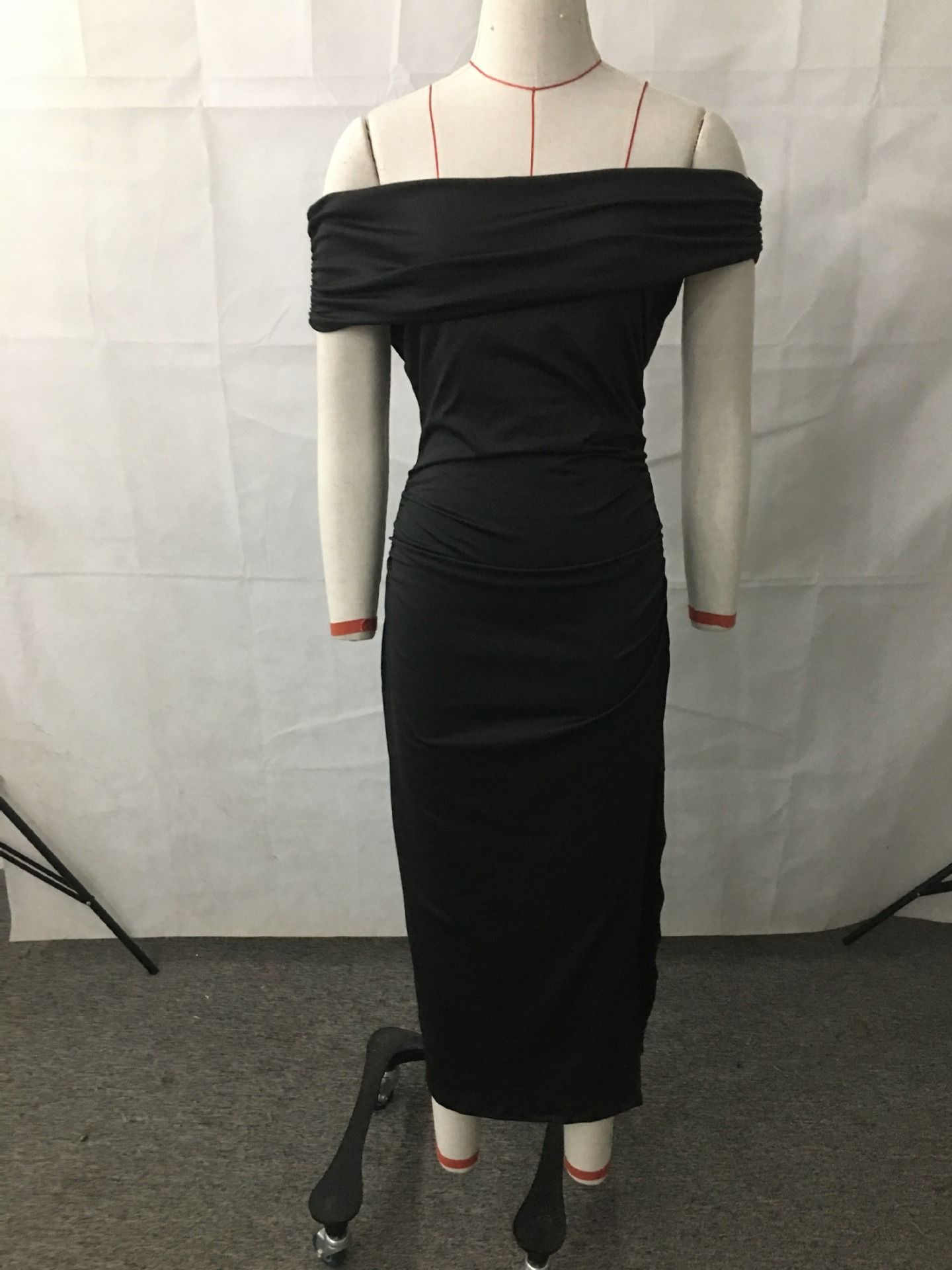 Africa new foreign trade new tight dress women's solid color sleeveless mid-length line-neck dress sexy dinner dress