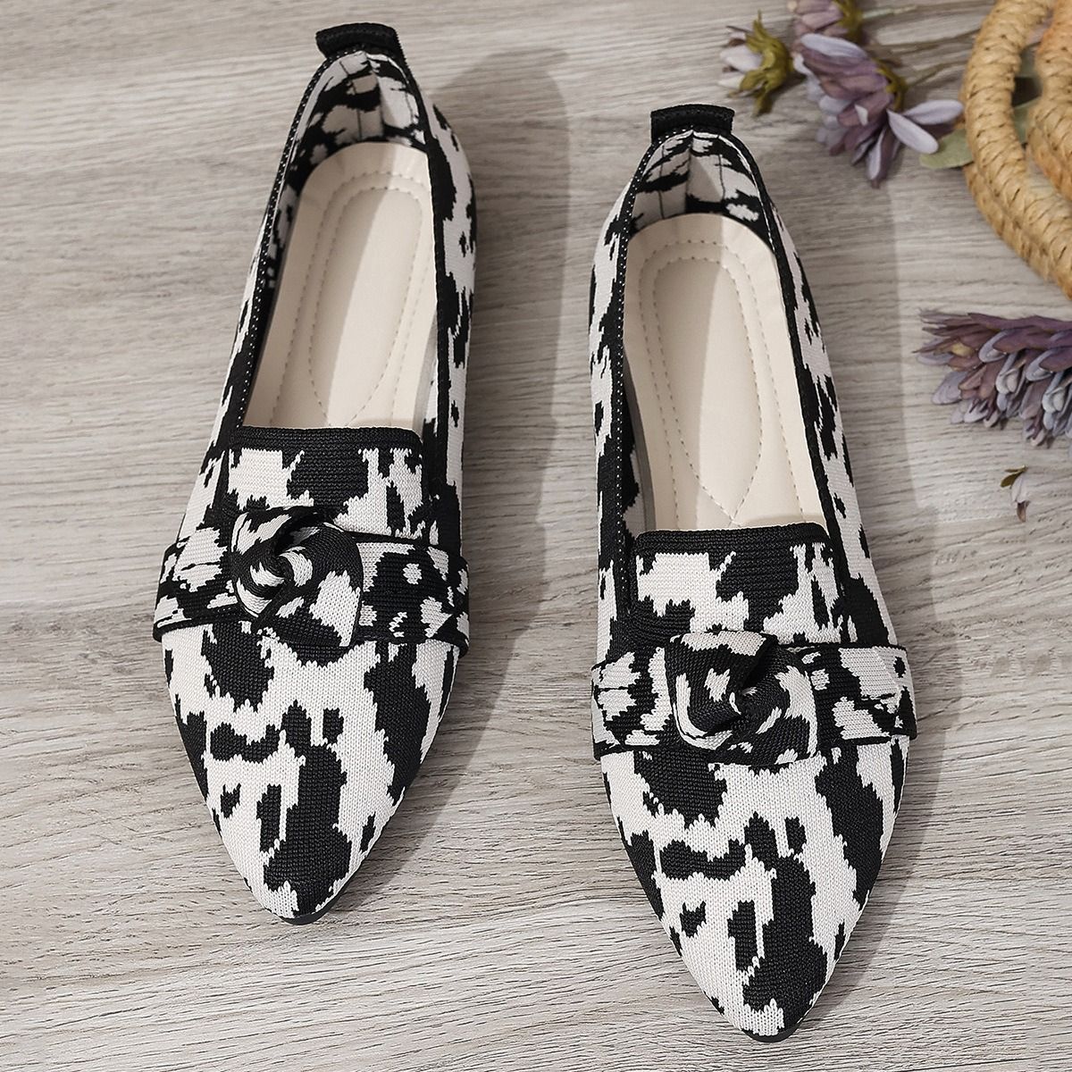 Africa new women spot foreign trade thin pointed head large size flat shoes female flying woven a slip-on bow casual breathable women's shoes