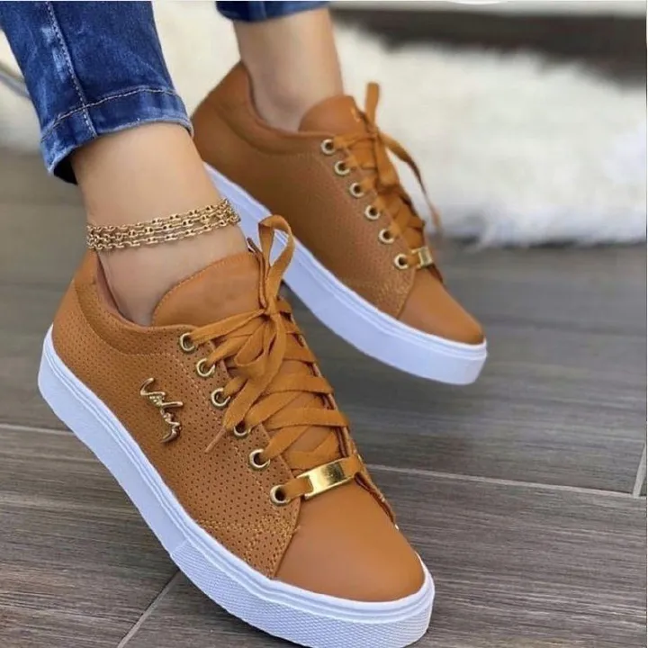 Africa new 2024 spring new Europe and the United States leisure low round head large size black muffin with thick soled single shoes women