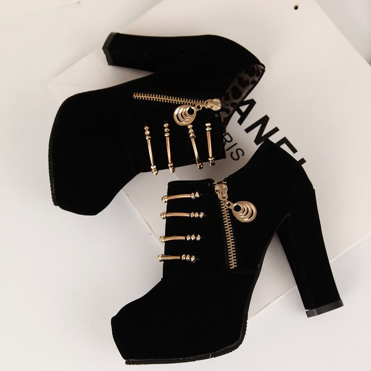 2024 Africa's new European and American chunky ankle boots women's quick sale full high heel waterproof platform single boot side zipper Martin boots wholesale