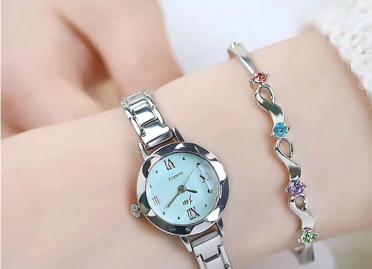 2025 Africa New Fashion Style Women's Watch Students Small Dial Korean Version Temperament Simple Electronic Quart  Watch White Chrome-plated Case Bright Beautiful Refined Aloy Strap Comfortable Fit
