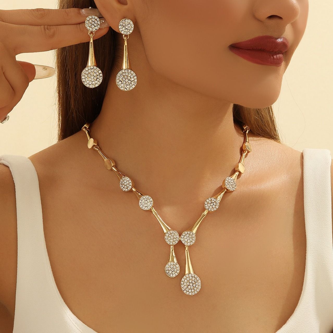 Africa Europe 2025 New Hot Fashion Exquisite Gold Diamond Necklace Earrings Set Ladies Bridal Party Jewelry Set Sun Noble Gold Dress Earrings Accessories Pearl Ginkgo Leaf Brushed Earrings Necklace