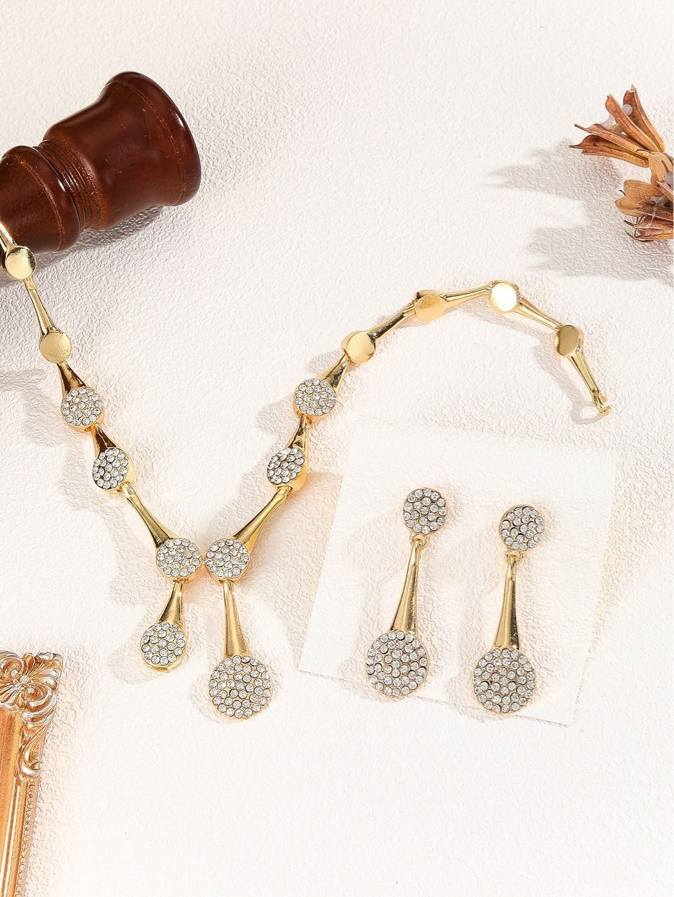 Africa Europe 2025 New Hot Fashion Exquisite Gold Diamond Necklace Earrings Set Ladies Bridal Party Jewelry Set Sun Noble Gold Dress Earrings Accessories Pearl Ginkgo Leaf Brushed Earrings Necklace