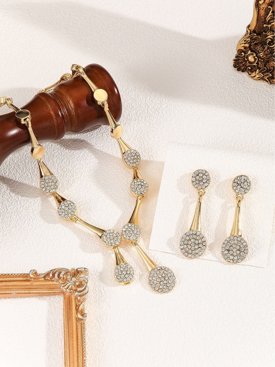 Africa Europe 2025 New Hot Fashion Exquisite Gold Diamond Necklace Earrings Set Ladies Bridal Party Jewelry Set Sun Noble Gold Dress Earrings Accessories Pearl Ginkgo Leaf Brushed Earrings Necklace