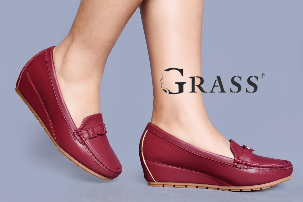 Women's High-Quality Leather Orthopedic Wedge Loafers – Lightweight, Supportive, and Stylish Slip-On Shoes for All-Day Comfort and occasions