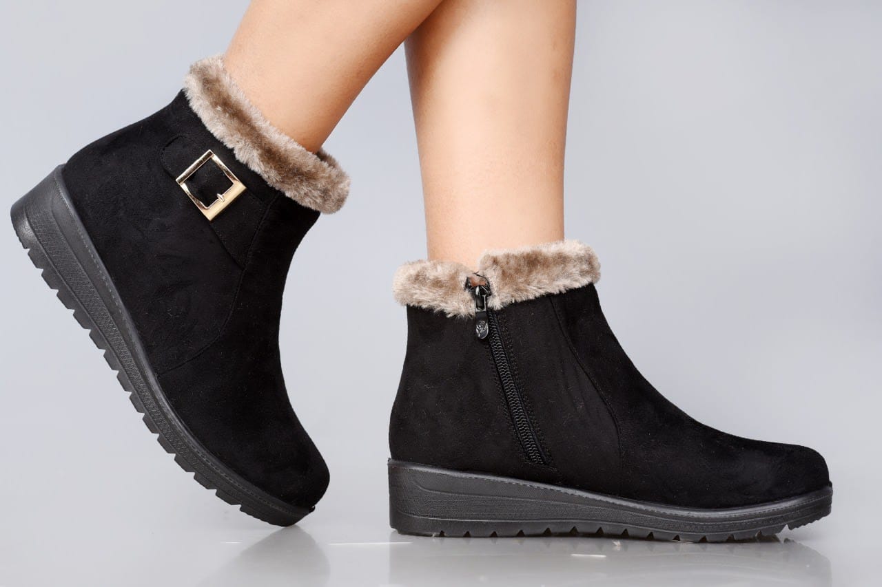 Ladies Flat Ankle Boots – Velvet Upper, Warm Fur Innersole, High-Quality Durable Rubber Sole, Side Zip Closure, Normal Fit – Stylish & Comfortable Winter Footwear for Women