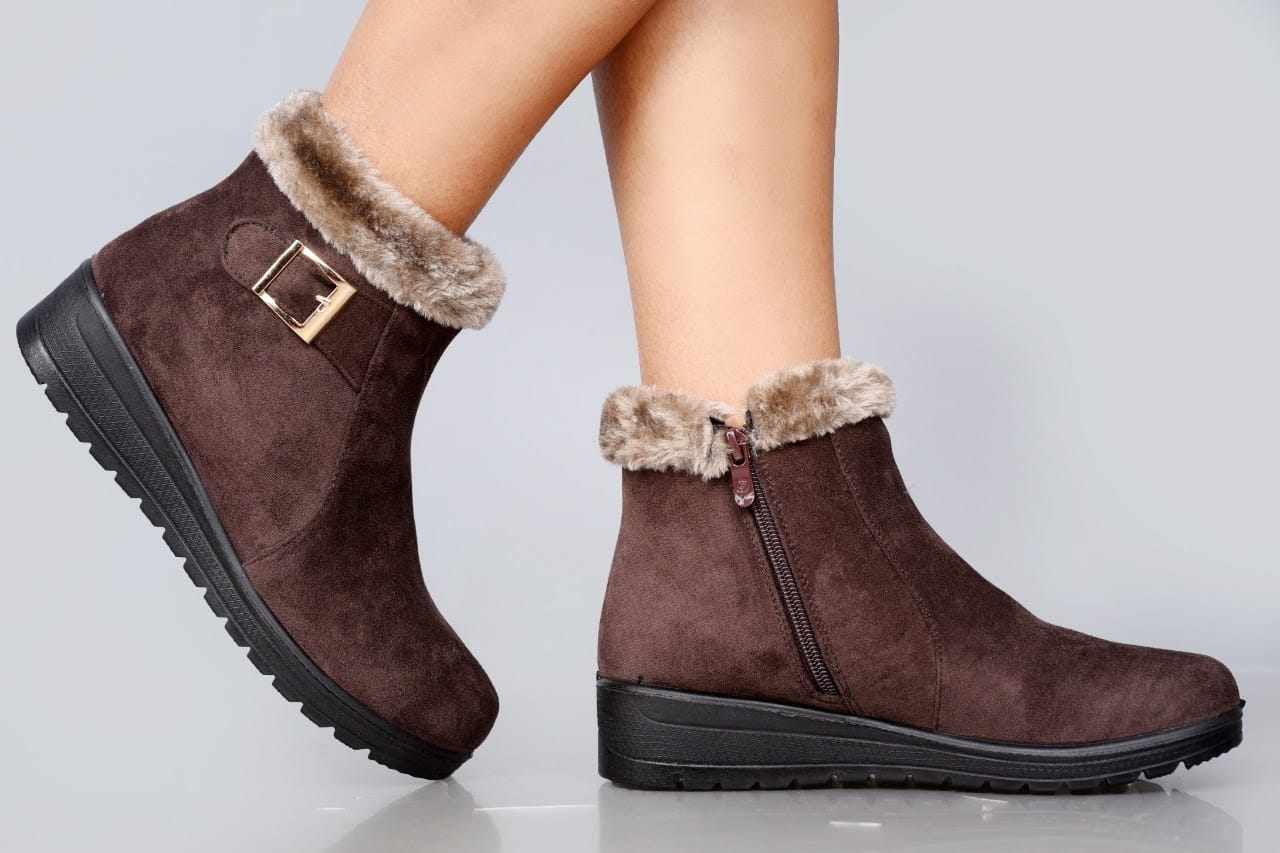 Ladies Flat Ankle Boots – Velvet Upper, Warm Fur Innersole, High-Quality Durable Rubber Sole, Side Zip Closure, Normal Fit – Stylish & Comfortable Winter Footwear for Women