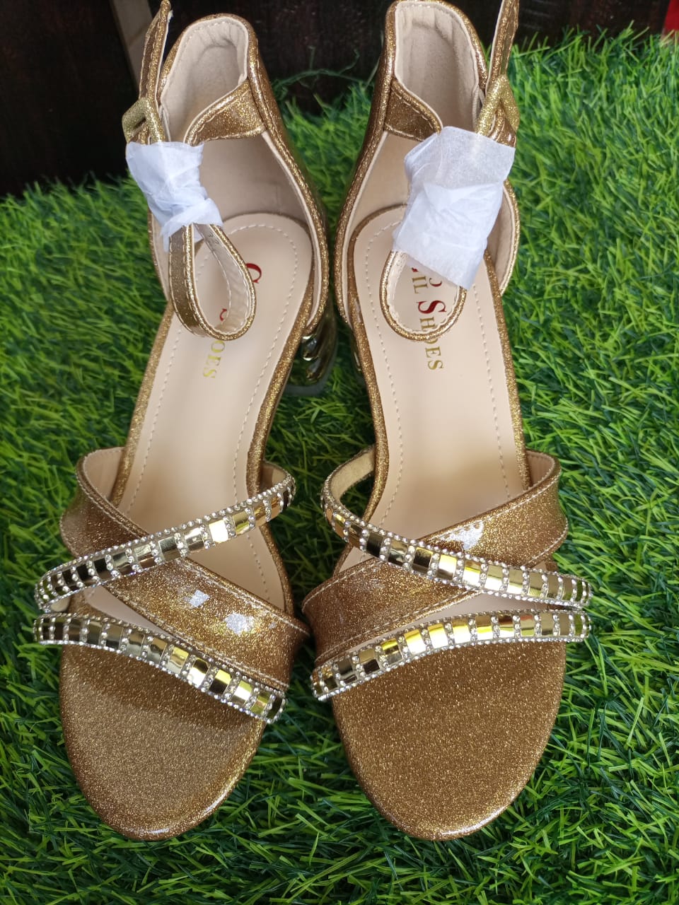 Girls' Low Wedge block heel Shoes – Stylish Wet-Look Design for All Occasions – Comfortable & Durable Footwear for Parties, Weddings, and Everyday Wear
