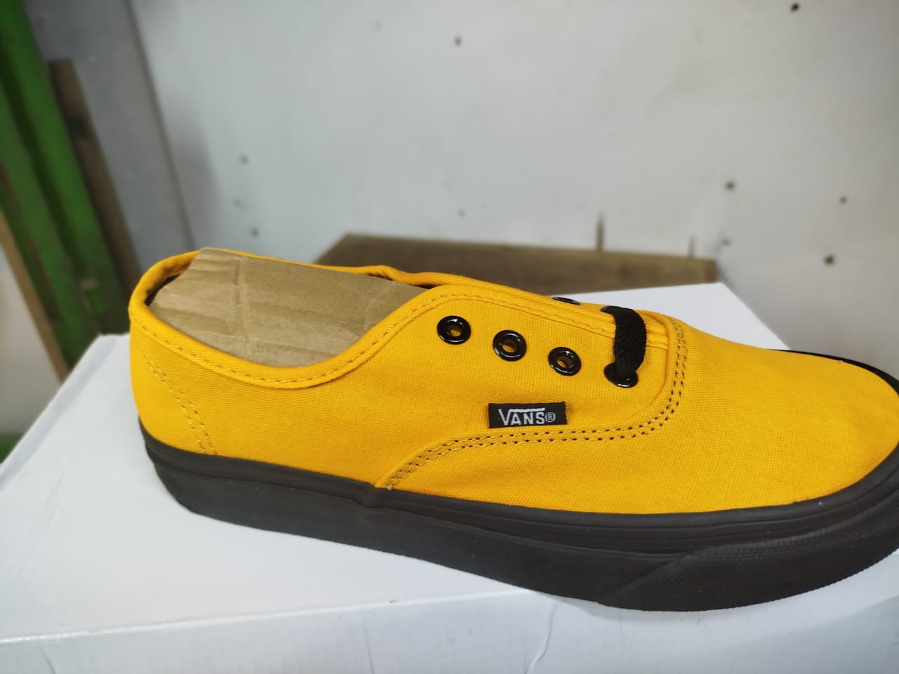 Unisex Classic Vans-Style Canvas Sneakers with Durable Rubber Sole, Double Layer Base, Comfortable Everyday Casual Shoes for Men & Women